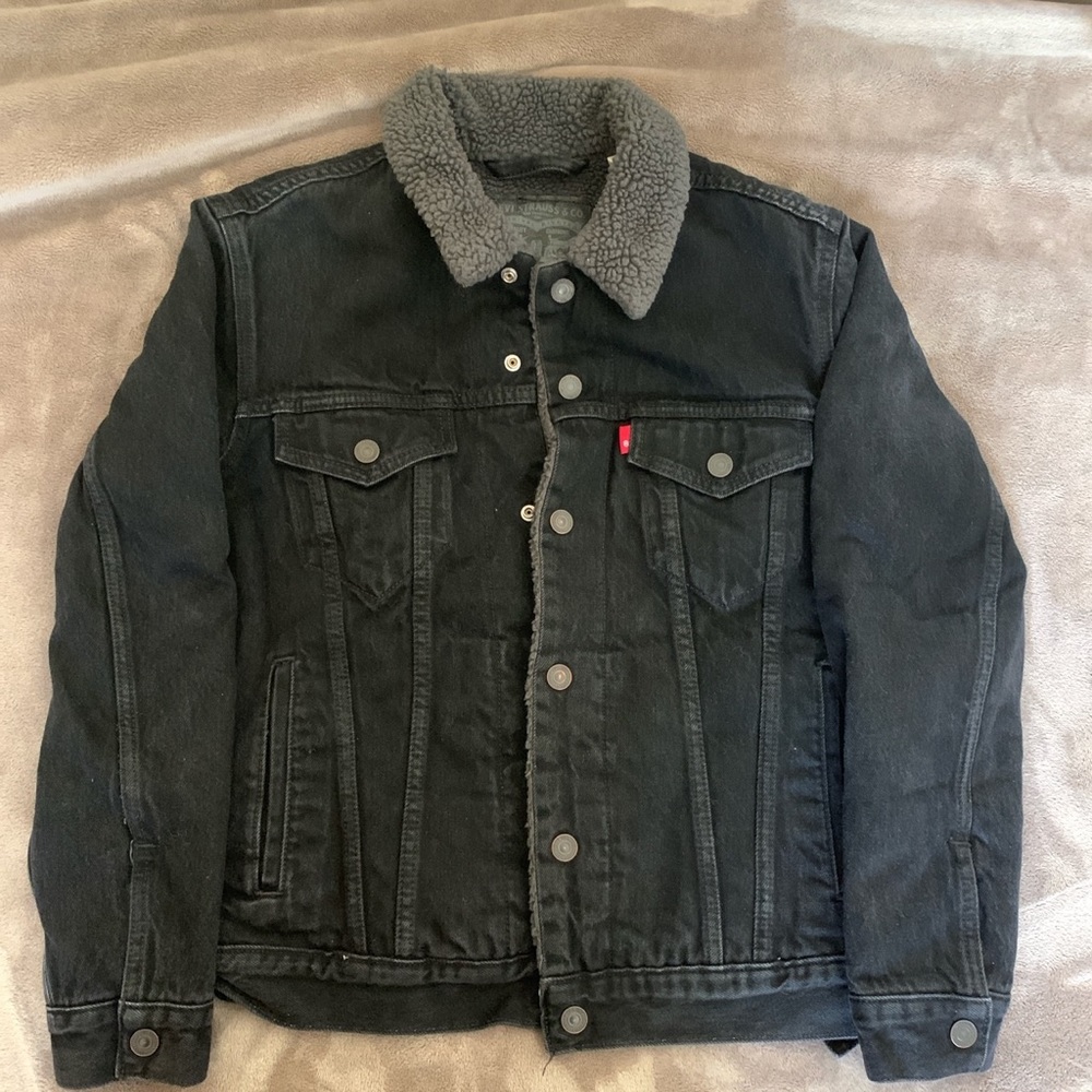 Black Levi’s Denim Trucker Jacket Sherpa